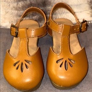 Old Navy T-Srap Clogs